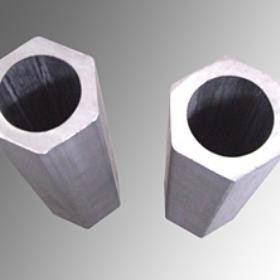 Inconel 718 Airíonna Meicniúla